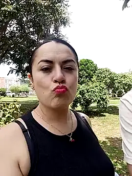 Snapshot of Lesly_10- chatting on September 25, 2025, 5:49 pm Lesly 10- online show from September 25, 2025, 5:49 pm