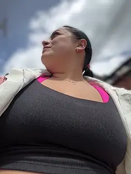 Lesly 10- online show from May 6, 2026, 3:28 pm