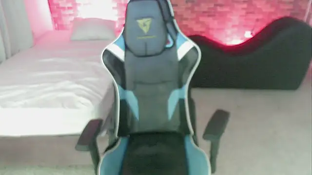 zacariasss  online show from September 22, 2025, 4:58 am