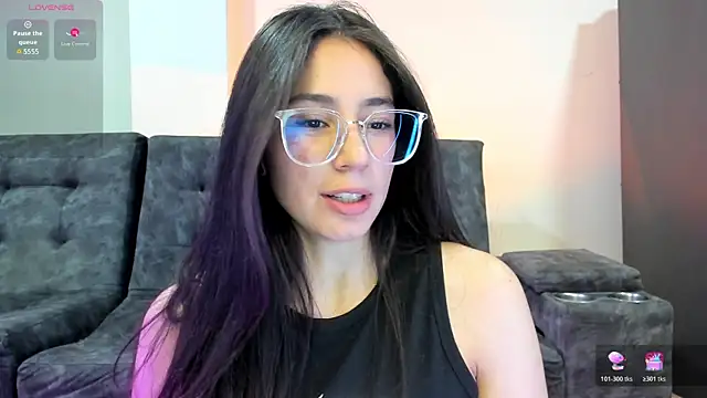 emmadiaz1 online show from March 30, 2026, 12:22 am