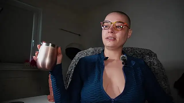 SweetSugarhontas online show from April 3, 2026, 6:33 am