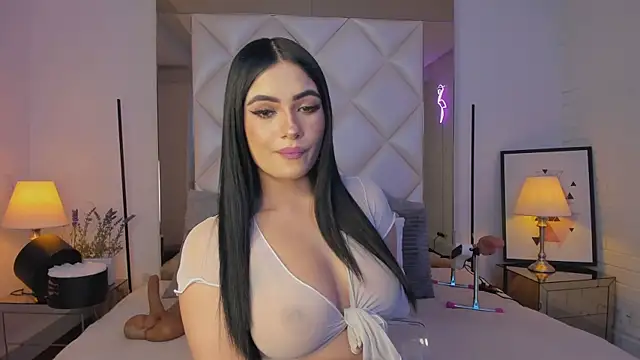 Snapshot of KimRoussee chatting on March 11, 2025, 3:05 am KimRoussee online show from March 11, 2025, 3:05 am