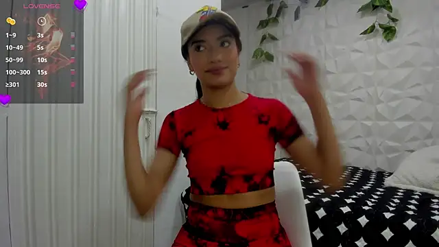 Alina Argi online show from February 13, 2025, 1:26 pm
