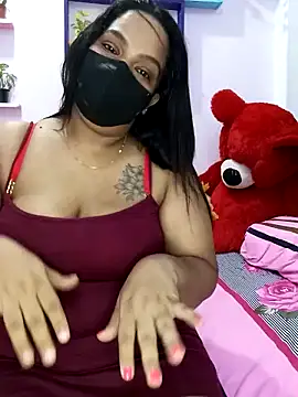  Hot Kisses  online show from December 22, 2024, 6:48 pm