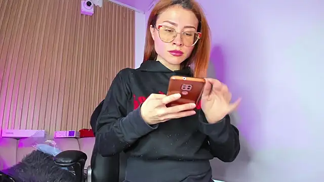 alessandra shayk6 online show from February 18, 2025, 11:44 am