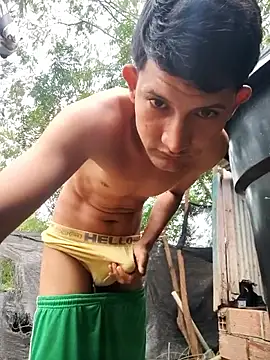 Valentinacuc online show from February 19, 2026, 11:39 am