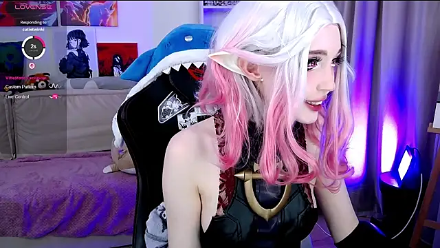 Snapshot of _Sparkland_ chatting on October 14, 2025, 9:37 pm  Sparkland  online show from October 14, 2025, 9:37 pm