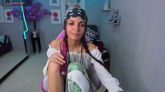 Dafne huges online show from December 14, 2024, 10:50 pm