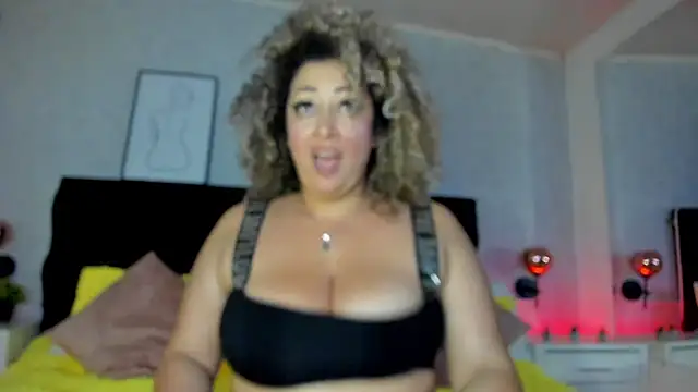 Snapshot of Katti_Barrera chatting on March 20, 2025, 8:19 pm Katti Barrera online show from March 20, 2025, 8:19 pm