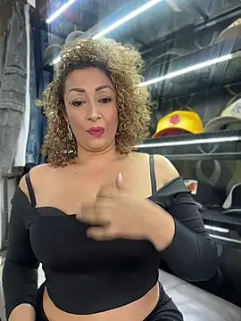 Katti Barrera online show from June 23, 2026, 9:13 pm