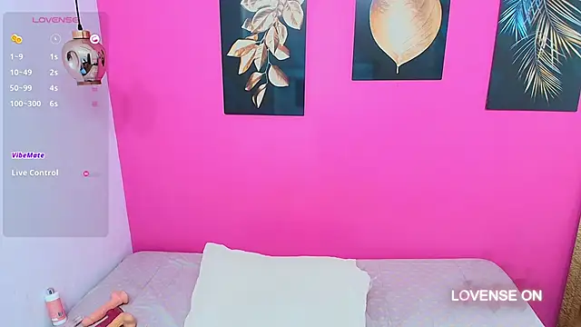 petitelittleebony online show from December 6, 2024, 1:29 am
