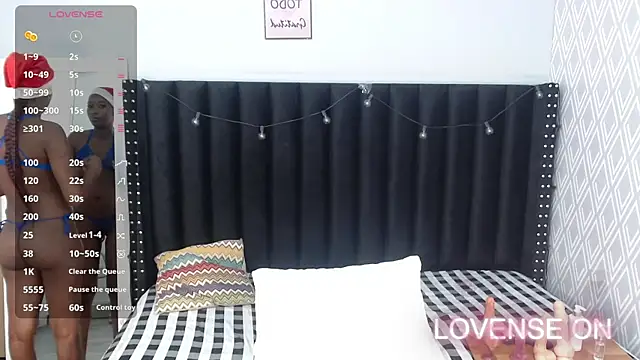 petitelittleebony online show from December 25, 2024, 7:34 pm