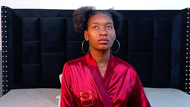 petitelittleebony online show from June 26, 2026, 2:38 am