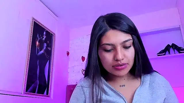 SarahStones online show from October 2, 2025, 9:05 am