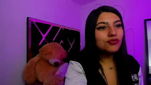 SarahStones online show from June 14, 2026, 9:55 am