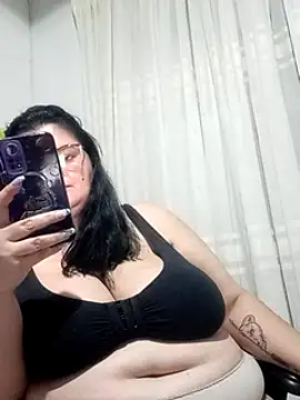 Madisonpalacio online show from January 7, 2025, 3:24 am
