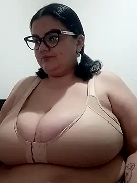 Snapshot of Madisonpalacio chatting on April 7, 2026, 8:20 pm Madisonpalacio online show from April 7, 2026, 8:20 pm