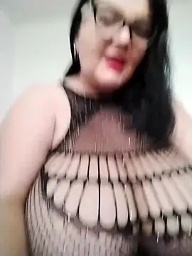 Snapshot of Madisonpalacio chatting on May 4, 2026, 6:04 pm Madisonpalacio online show from May 4, 2026, 6:04 pm