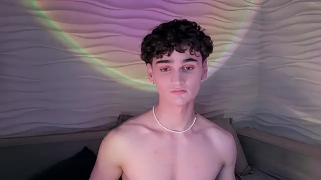 adam 21cm   online show from February 4, 2025, 7:44 pm