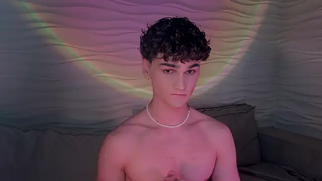 adam 21cm   online show from February 16, 2025, 4:32 pm