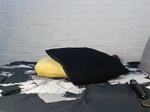 DrippinCaramelCutie online show from November 22, 2025, 6:45 am