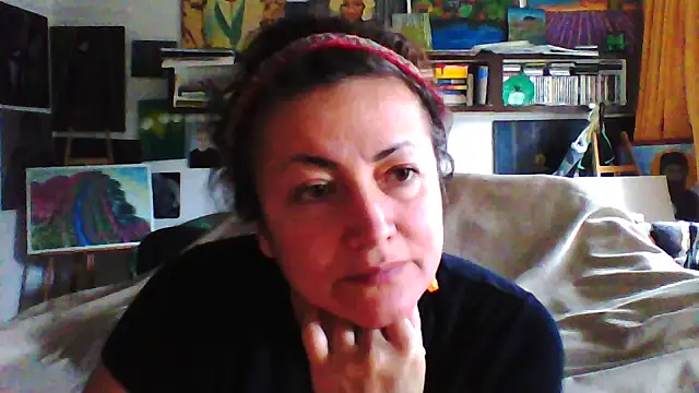 MariaAnaSunshine online show from October 17, 2025, 9:45 am