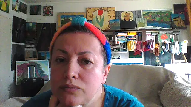 MariaAnaSunshine online show from November 12, 2025, 11:10 am