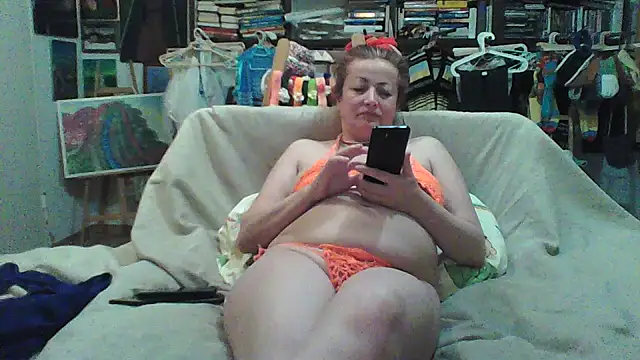 MariaAnaSunshine online show from March 18, 2026, 5:49 pm