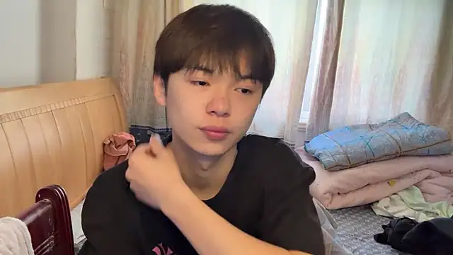 xiaottt1918 online show from January 12, 2025, 4:21 am