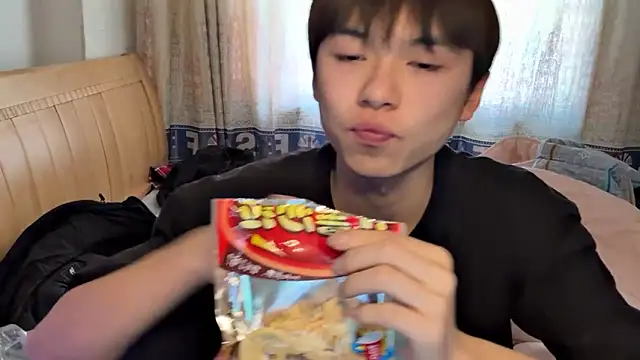 xiaottt1918 online show from January 16, 2025, 8:33 am