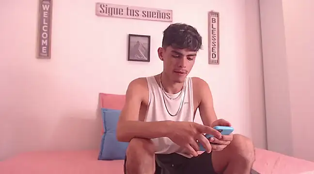 Snapshot of harrytomson_1 chatting on December 5, 2024, 5:48 am harrytomson 1 online show from December 5, 2024, 5:48 am