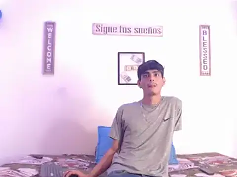 Snapshot of harrytomson_1 chatting on January 15, 2025, 4:57 am harrytomson 1 online show from January 15, 2025, 4:57 am