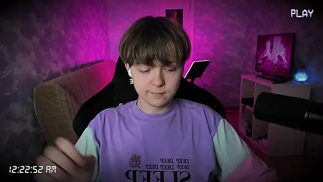 charonbaby1 online show from October 7, 2025, 9:23 pm