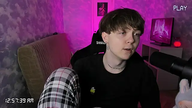 charonbaby1 online show from October 12, 2025, 9:58 pm