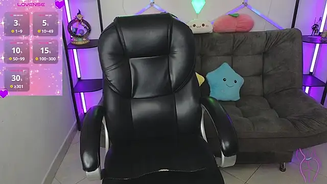 Snapshot of littlevixen18 chatting on December 23, 2024, 8:36 pm littlevixen18 online show from December 23, 2024, 8:36 pm