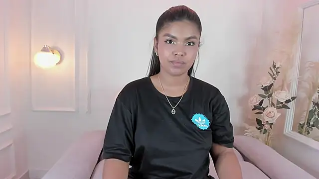 zoe roux21 online show from December 17, 2024, 10:54 pm