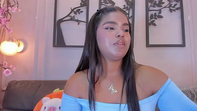 Snapshot of zoe_roux21 chatting on October 1, 2025, 3:12 am zoe roux21 online show from October 1, 2025, 3:12 am