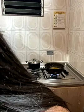 Snapshot of zoe_roux21 chatting on November 7, 2025, 12:21 am zoe roux21 online show from November 7, 2025, 12:21 am