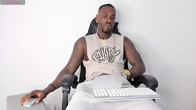 Snapshot of Dvid_Rullers chatting on February 24, 2025, 9:31 pm Dvid Rullers online show from February 24, 2025, 9:31 pm