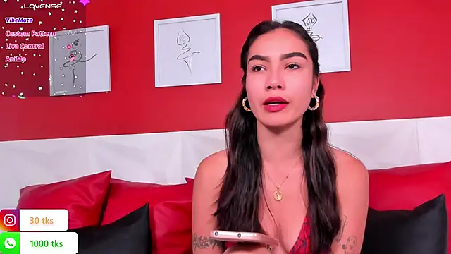 scarlet castro online show from December 9, 2024, 3:11 pm