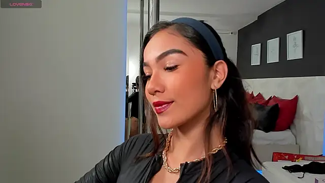 scarlet castro online show from March 14, 2025, 5:46 pm