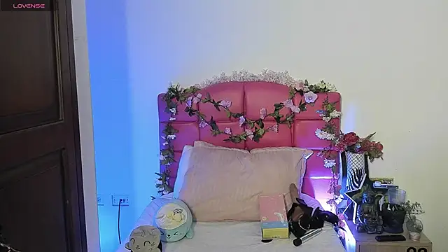 SexyNaf online show from October 27, 2025, 7:18 pm