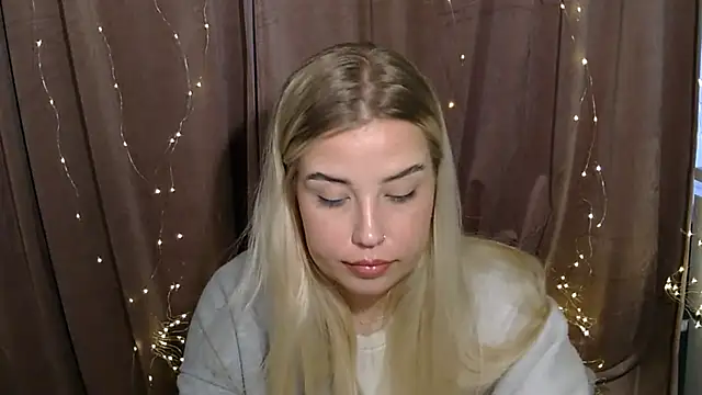 KristyHoney online show from December 8, 2024, 9:35 am