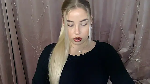 KristyHoney online show from December 17, 2024, 6:45 am