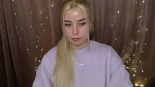 KristyHoney online show from December 19, 2024, 4:24 pm
