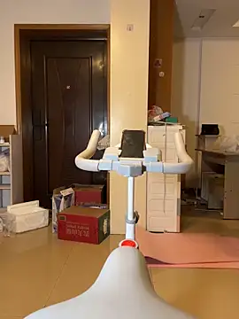 Snapshot of Tastemystrawberry chatting on September 19, 2025, 4:18 pm Tastemystrawberry online show from September 19, 2025, 4:18 pm