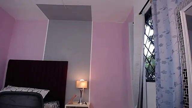 Snapshot of LiahGrey7 chatting on December 28, 2024, 12:35 pm LiahGrey7 online show from December 28, 2024, 12:35 pm