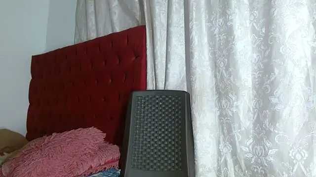 Snapshot of cristinamontiel chatting on October 25, 2025, 2:24 pm cristinamontiel online show from October 25, 2025, 2:24 pm