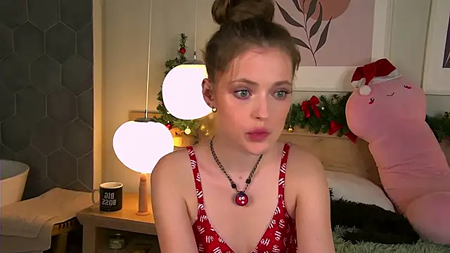 AshleyDouglas online show from December 31, 2024, 4:04 pm