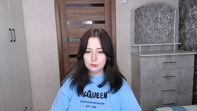 Kristy-Max online show from December 14, 2025, 7:25 am